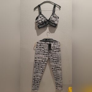 Graphic Print Leggings in Black and White